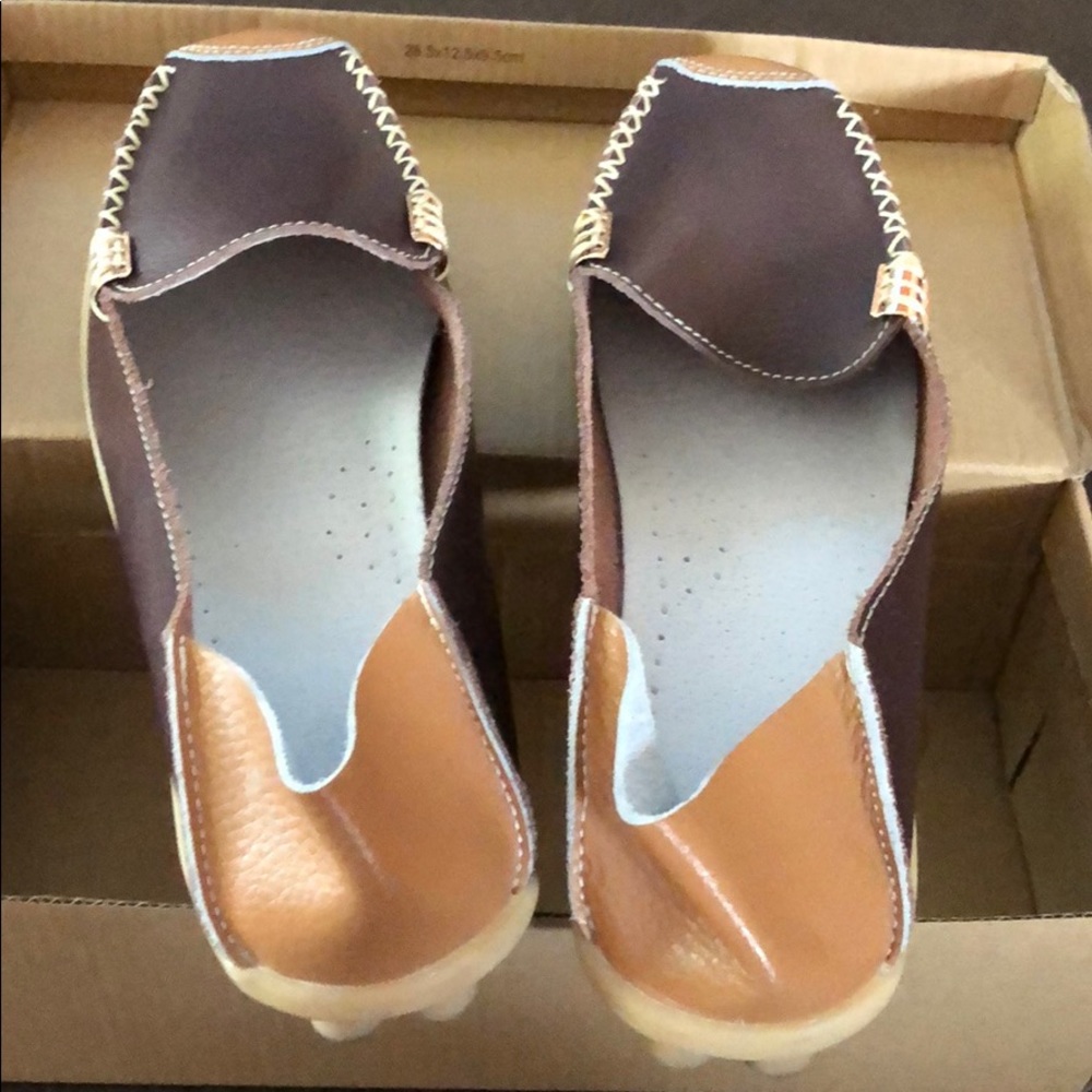 Woman Flat Leather Shoe